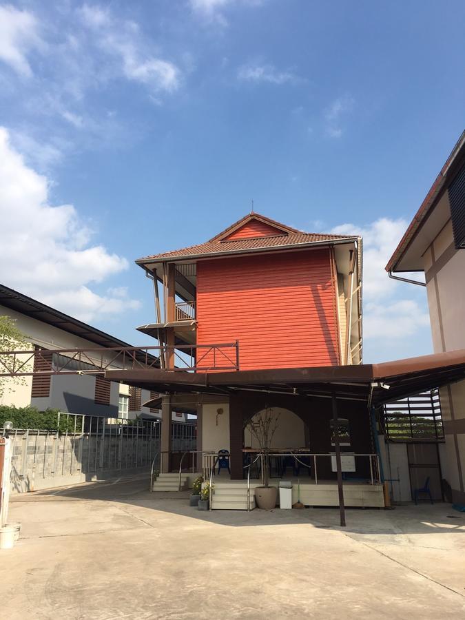 Metha Palace Sakon Nakhon Exterior photo